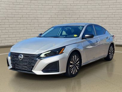 Used 2024 Nissan Altima 2.5 SV