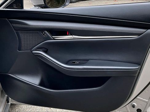 Used 2024 MAZDA MAZDA3 s image 22