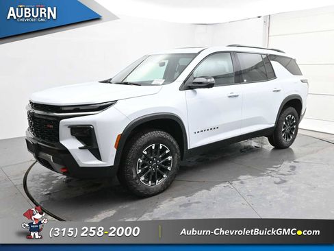 New 2026 Chevrolet Traverse Z71 w/ Enhanced Driving Package image 2