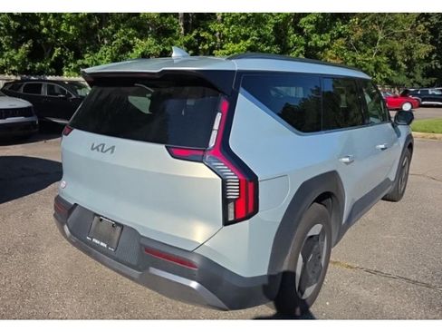 Used 2024 Kia EV9 Wind AWD/4WD image 4