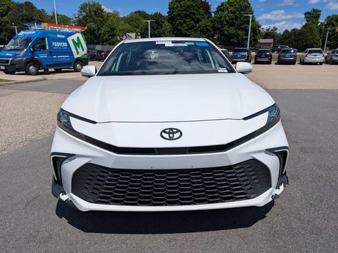 Used 2026 Toyota Camry SE w/ Convenience Package FWD image 9