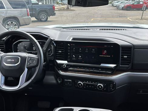 Certified 2025 GMC Sierra 1500 SLE AWD/4WD image 24