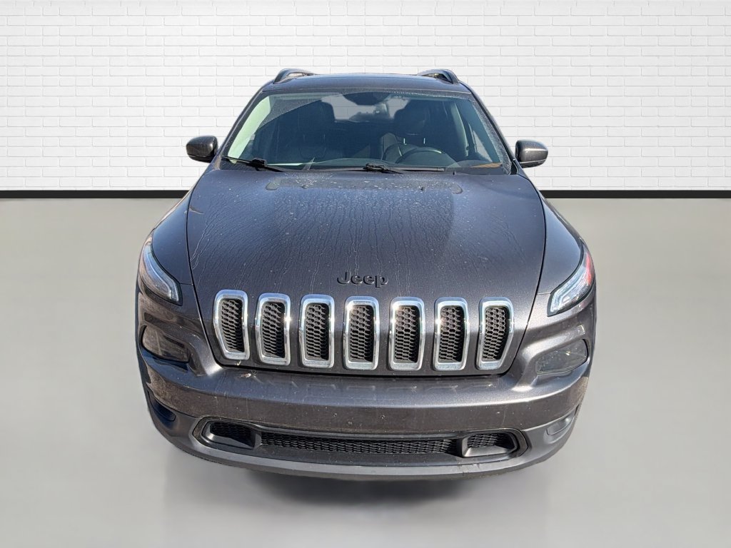 Used 2017 Jeep Cherokee Limited w/ Trailer Tow Group FWD image 2