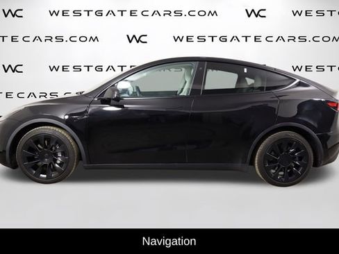 Used 2021 Tesla Model Y Long Range image 5