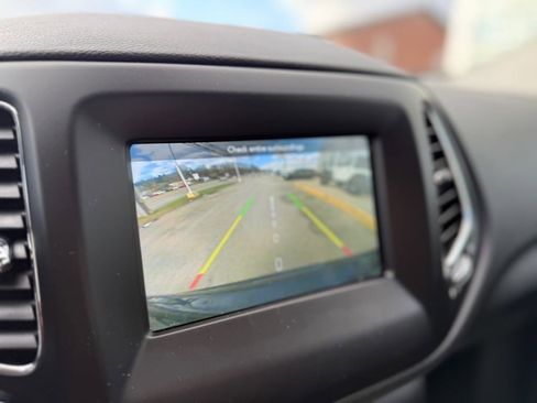 Used 2019 Jeep Compass Latitude w/ Cold Weather Group image 15