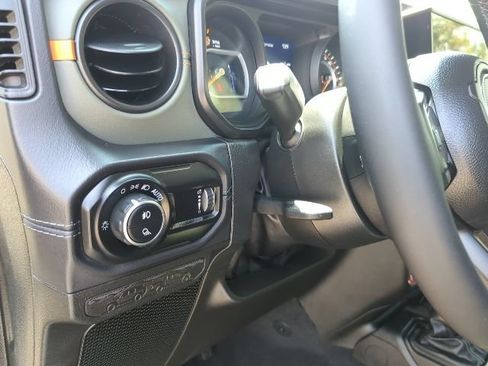 Certified 2025 Jeep Gladiator Mojave AWD/4WD image 14