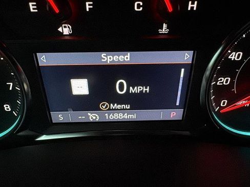 Used 2023 Chevrolet Equinox Premier image 21