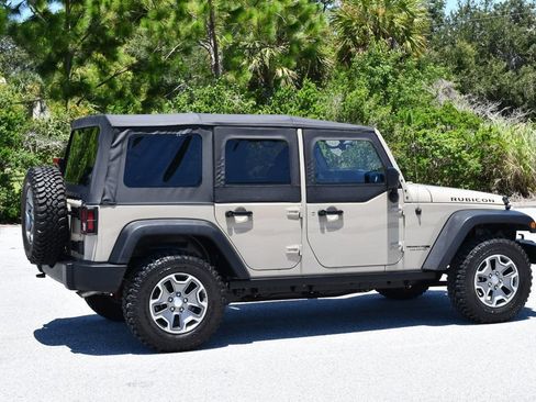Used 2018 Jeep Wrangler Unlimited Rubicon w/ Connectivity Group AWD/4WD image 6