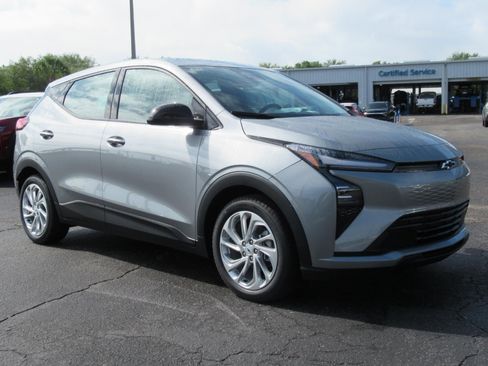 New 2027 Chevrolet Bolt LT w/ Comfort Package FWD image 3