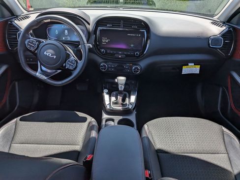 Used 2025 Kia Soul GT-Line w/ GT-Line Technology Package FWD image 27