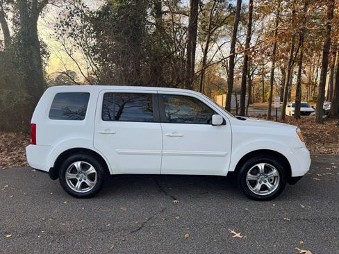 Used 2015 Honda Pilot EX image 2