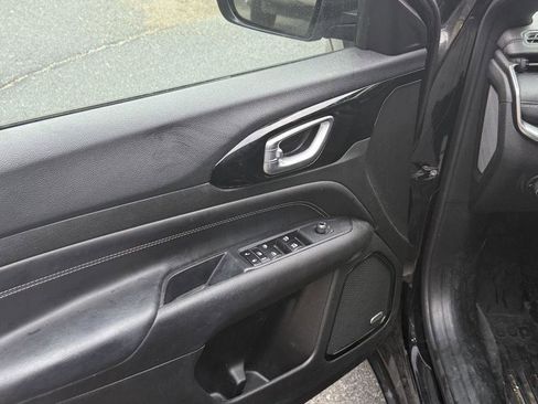 Certified 2024 Jeep Compass Limited w/ High Altitude Package image 9