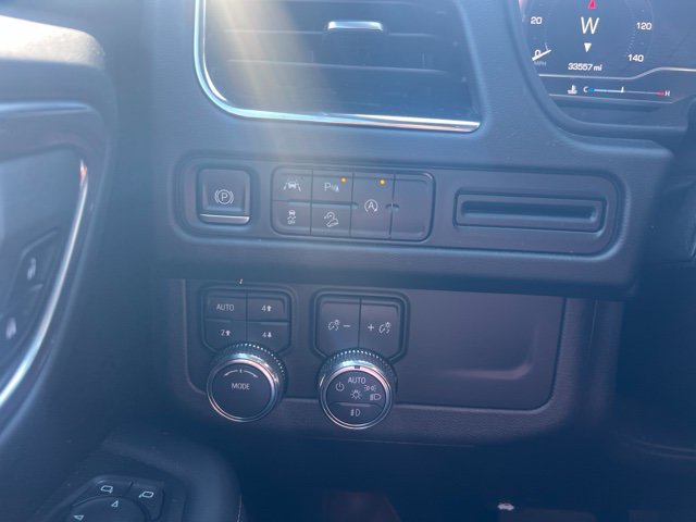 Used 2023 GMC Yukon AT4 AWD/4WD image 13