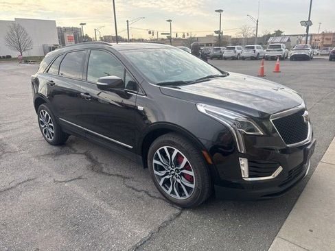 Certified 2024 Cadillac XT5 Sportv w/ Technology Package image 2