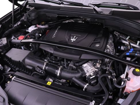 New 2025 Maserati Grecale GT image 16