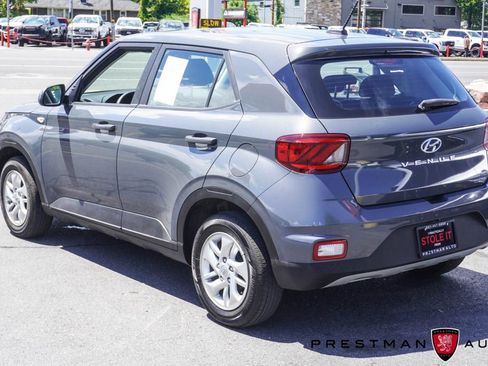 Used 2024 Hyundai Venue SE FWD image 11