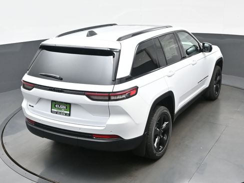 New 2025 Jeep Grand Cherokee Altitude AWD/4WD image 22