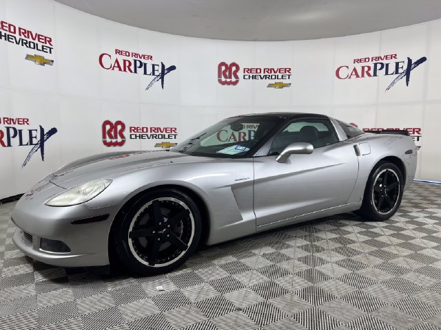 Used 2005 Chevrolet Corvette Coupe w/ Preferred Equipment Group RWD image 3