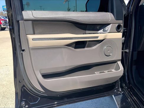 Used 2021 Ford Expedition XLT RWD image 22