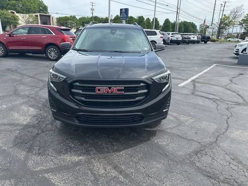 Used 2020 GMC Terrain SLE w/ Driver Convenience Package AWD/4WD image 2