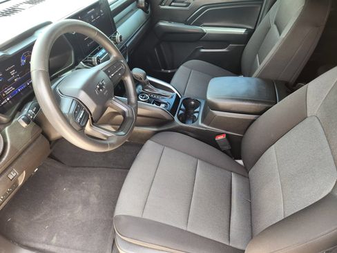 Certified 2024 Chevrolet Colorado Trail Boss w/ Technology Package AWD/4WD image 13