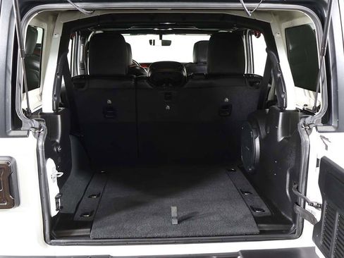 Used 2022 Jeep Wrangler Unlimited Rubicon w/ Cold Weather Group image 17