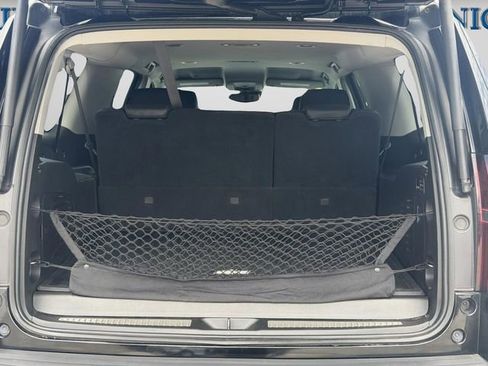 Used 2020 Chevrolet Suburban LT w/ Luxury Package AWD/4WD image 13