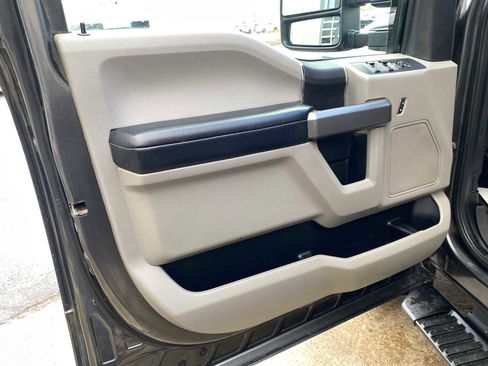 Used 2020 Ford F250 XLT image 32