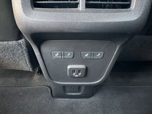 Used 2019 Chevrolet Equinox Premier image 36