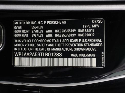 Certified 2026 Porsche Macan image 19