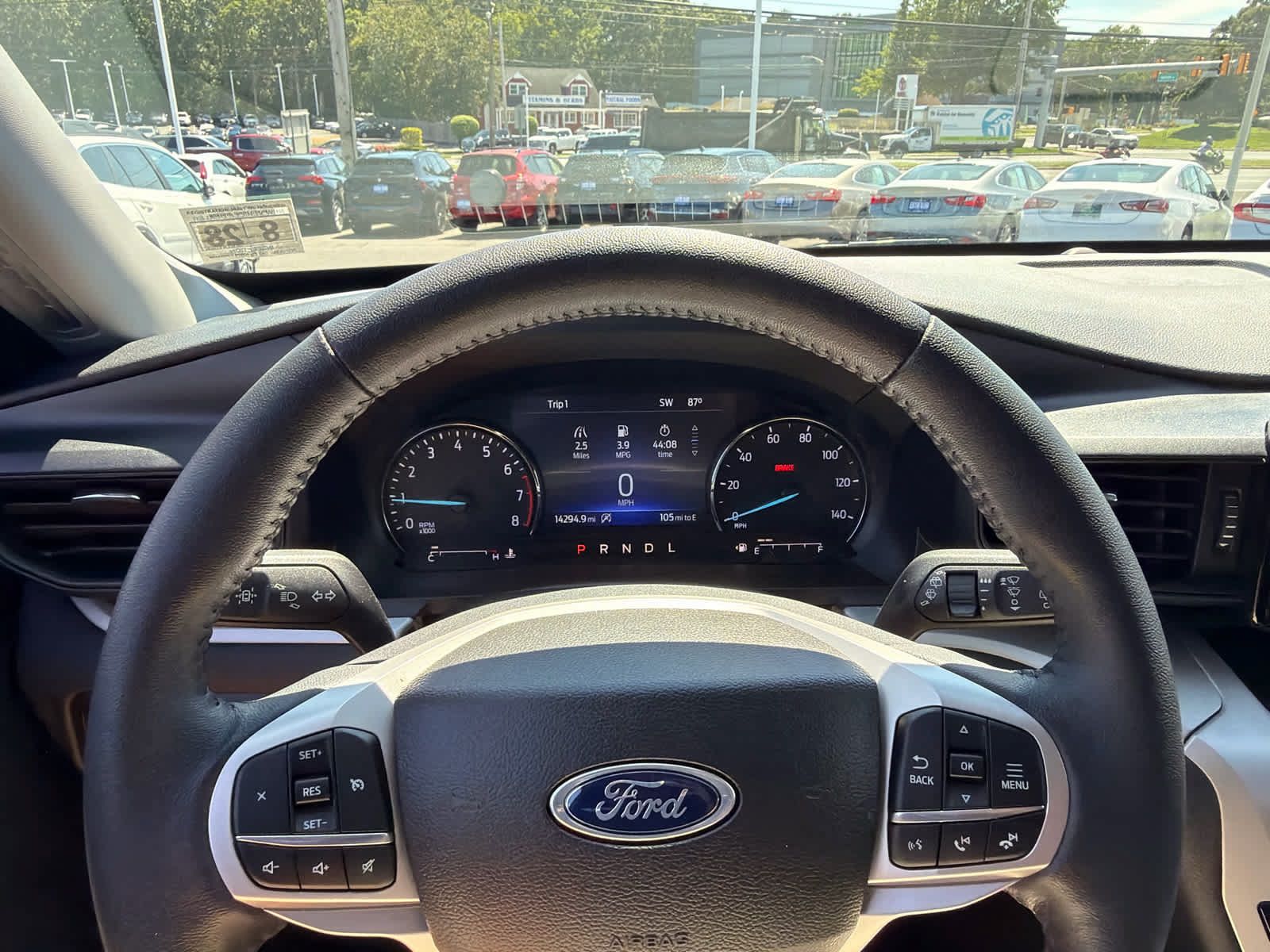 Used 2023 Ford Explorer XLT AWD/4WD image 10