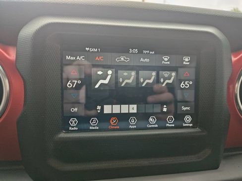 Used 2021 Jeep Gladiator Rubicon w/ Trailer Tow Package AWD/4WD image 22