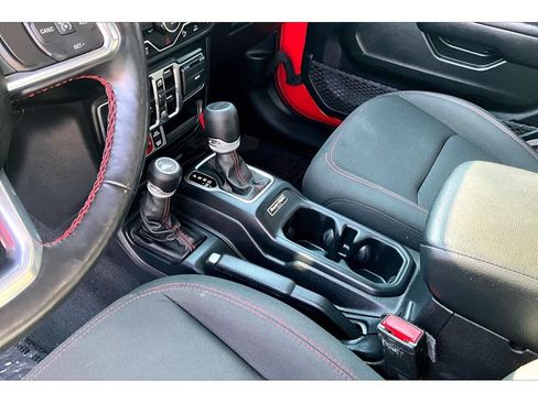 Used 2021 Jeep Gladiator Rubicon AWD/4WD image 16
