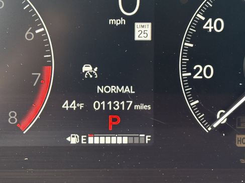 Used 2026 Honda HR-V Sport image 23