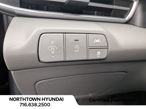 Used 2023 Hyundai Elantra SE image 28
