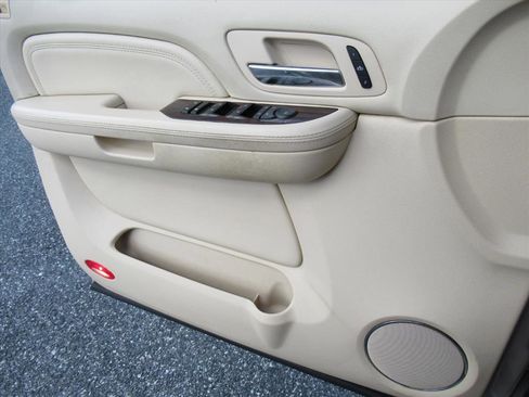 Used 2008 Cadillac Escalade EXT image 26