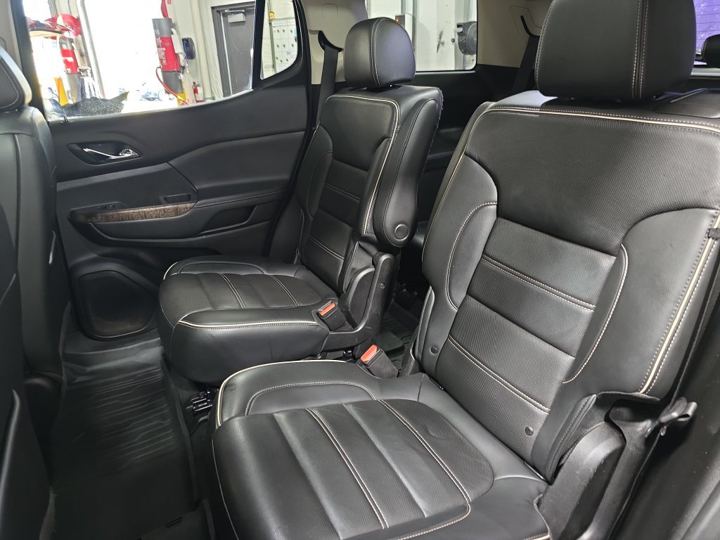 Used 2022 GMC Acadia Denali w/ Denali Ultimate Package AWD/4WD image 15