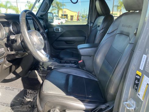 Used 2021 Jeep Wrangler Unlimited Sahara w/ Cold Weather Group AWD/4WD image 22
