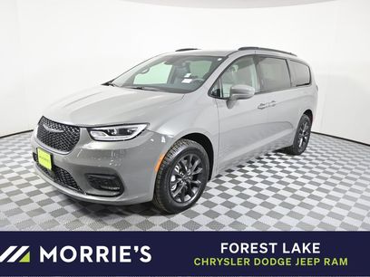 Used 2022 Chrysler Pacifica Touring-L w/ S Appearance Package