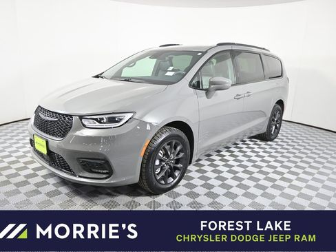 Used 2022 Chrysler Pacifica Touring-L w/ S Appearance Package image 1