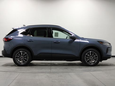 New 2026 Ford Escape SE image 3