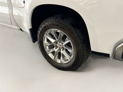 Used 2021 Chevrolet Silverado 1500 LTZ AWD/4WD image 31