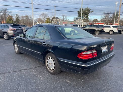 Used 2001 Mercedes-Benz E 320 Sedan image 4