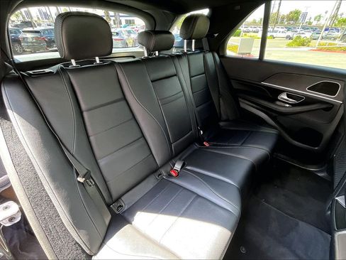 Used 2025 Mercedes-Benz GLE 450e 4MATIC image 27