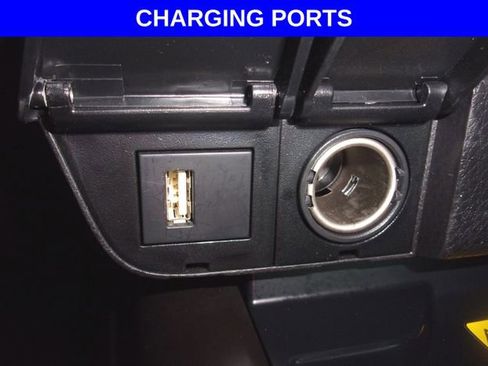 Used 2022 Toyota Camry XSE image 9