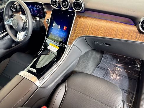 Certified 2025 Mercedes-Benz GLC 300 image 27