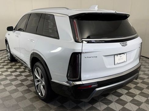New 2026 Cadillac Vistiq Premium Luxury w/ LPO, Floor Liner Package AWD/4WD image 4