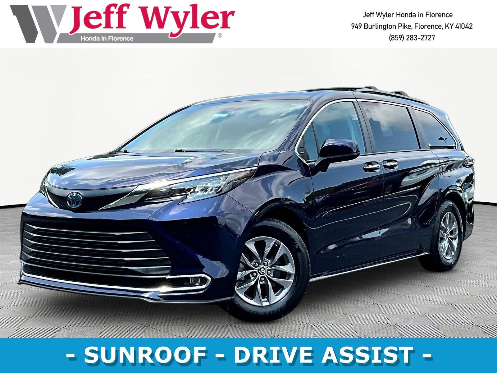 Used 2024 Toyota Sienna XLE AWD/4WD image 1