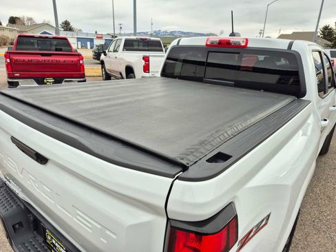 Used 2023 Chevrolet Colorado Z71 w/ Z71 Convenience Package 2 image 5