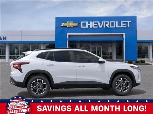 New 2026 Chevrolet Trax LT image 5